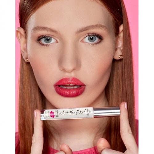 مكبر الشفاه واتس ذا فايك مع الهيالورونك وفيتامين E...