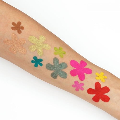 باليت ظلال العيون "Make Statement" من كارا بيوتي-E...