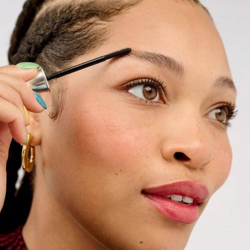 مثبت الحواجب بنفت بحجم صغير للسفر يدوم 24 ساعة