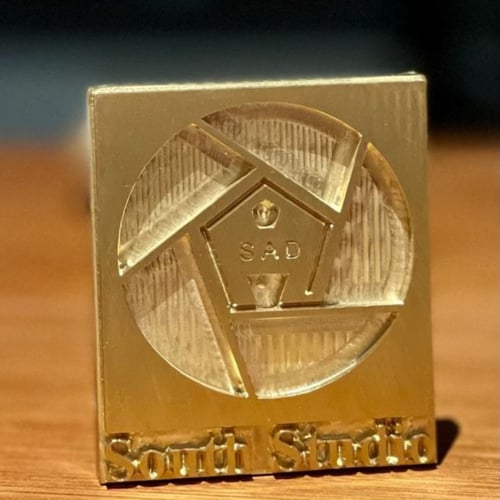 ختم الحرق على الخشب والجلود والمخبوزات