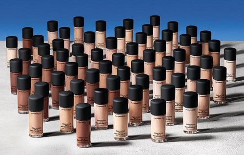 كريم اساس ستوديو فيكس من ماك NC