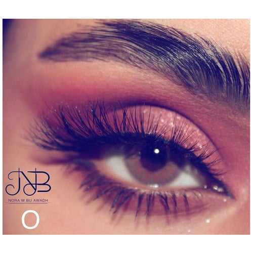 نورة بو عوض - رموش المنك الطبيعي خيط اسود O