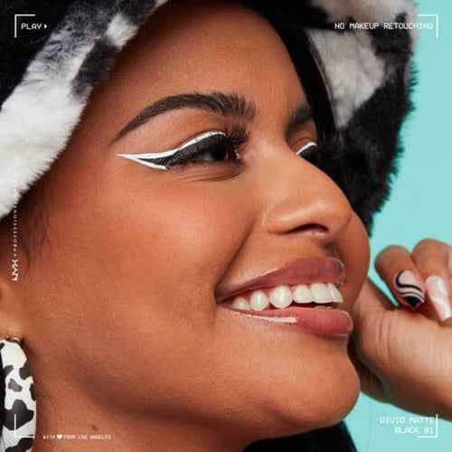 قلم تحديد عيون سائل فيفيد مات اسود من نيكس