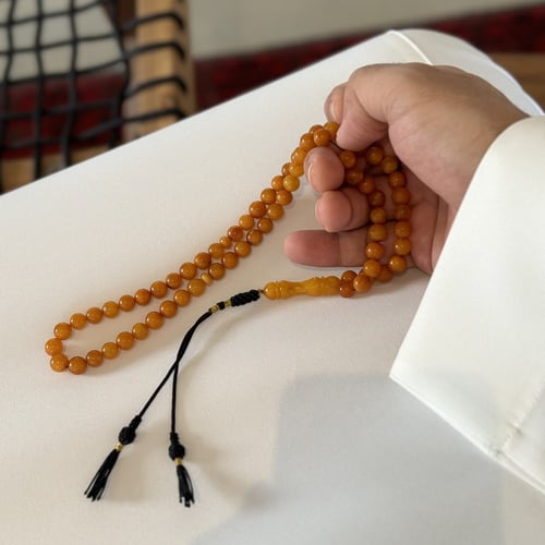 سبحة كهرمان طبيعي حر