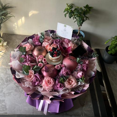 باقة ورد الهبه مع كيكه / Bouquet with cake