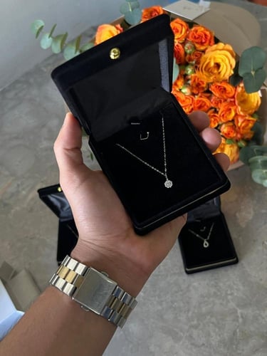 فازه الفراشه عرض تنسيق سلسال ذهب من اختيارك