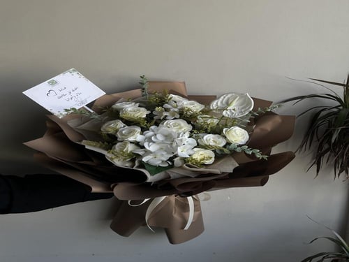 باقه ورد صناعي ابيض / ice bouquet