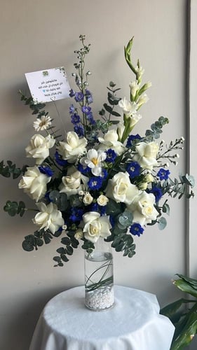 فازه ورد جميله