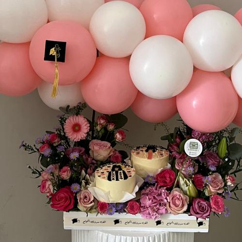 ستاند الغيمه مع كيكه مع البالون " الجميل "