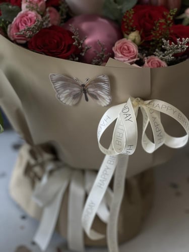 باقه عرض " الشهر " مع الكب كيك