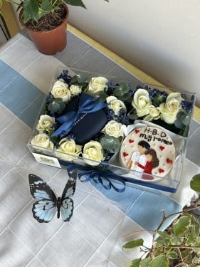 كيكه لنش مع تنسيق بوكس اكريلك