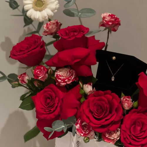 باقة الحب مع ذهب