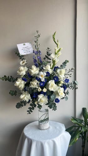 فازه ورد جميله