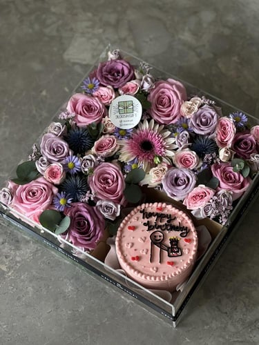 كيكه لنش مع تنسيق بوكس اكريلك