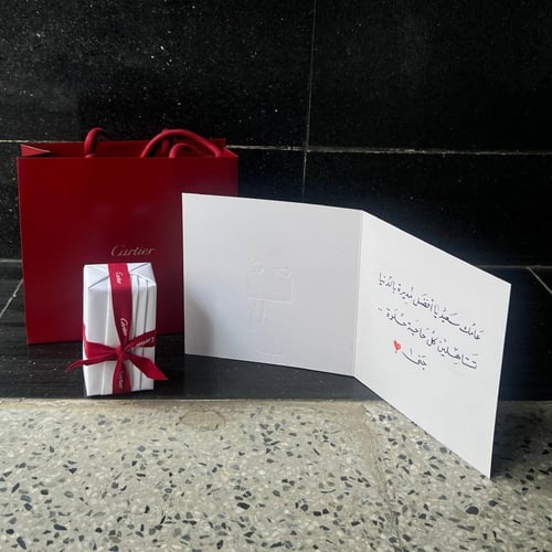 تنسيق عطر الشعر كارتير