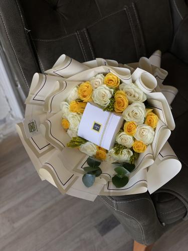 باقة ورد مع شوكلت باتشي