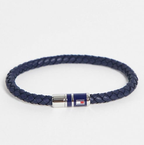 تنسيق كيس تومي مع اسواره تومي