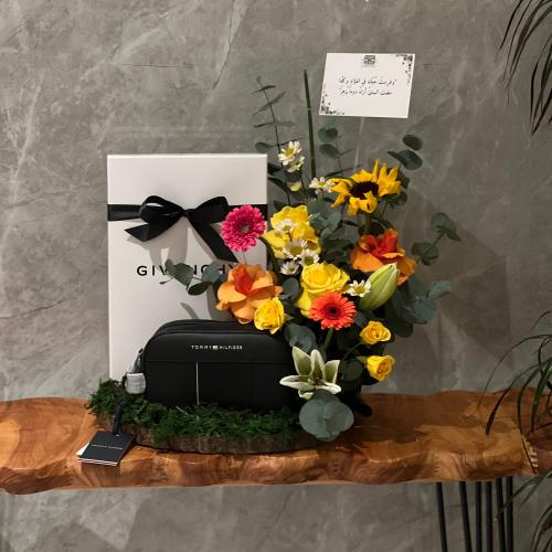 تنسيق ستاند خشبي انيق مع الشنطة