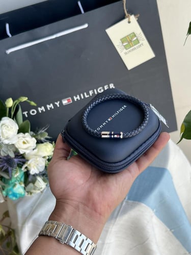 تنسيق كيس تومي مع اسواره تومي