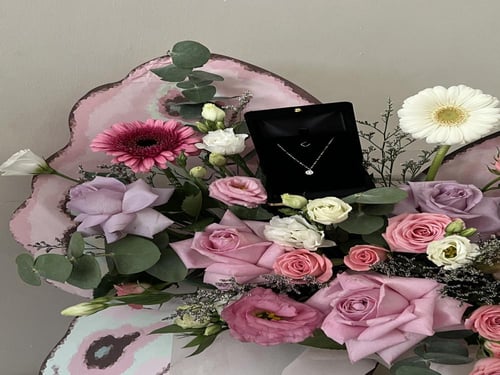 باقه الفراشه عرض تنسيق سلسال ذهب من اختيارك