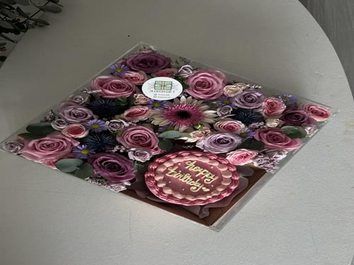 كيكه لنش مع تنسيق بوكس اكريلك