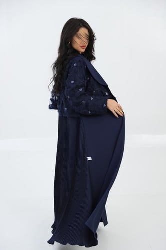 عباية رسمية ورود باللون الأزرق ( 702 )