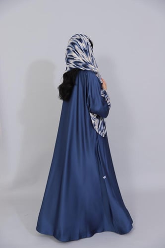 عباية كريب حرير قصّة كلوش (٨٠١)