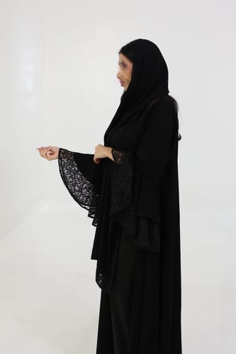 عباية سيرين باللون لأسود