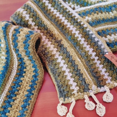 شال اخضر مموج