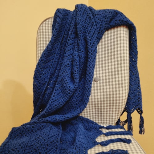 بطانية بلون كحلي