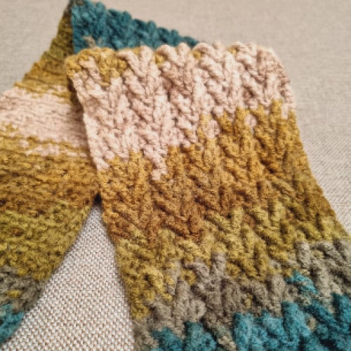 شال اخضر مموج