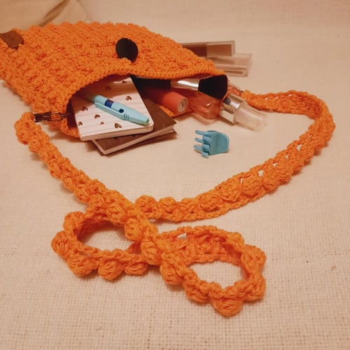 حقيبة برتقالية