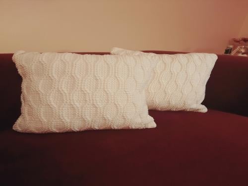 طقم وسائد بيج