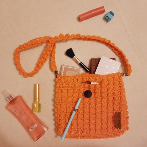 حقيبة برتقالية