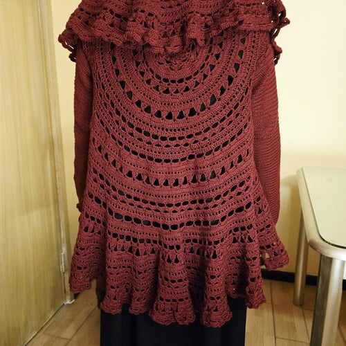 كارديجان عنابي