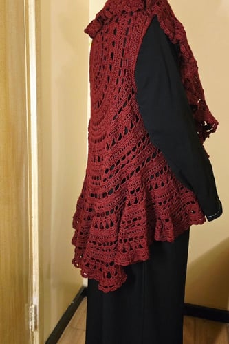 كارديجان عنابي