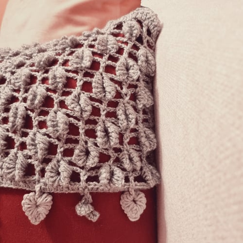 نصف غطاء وسادة رمادي