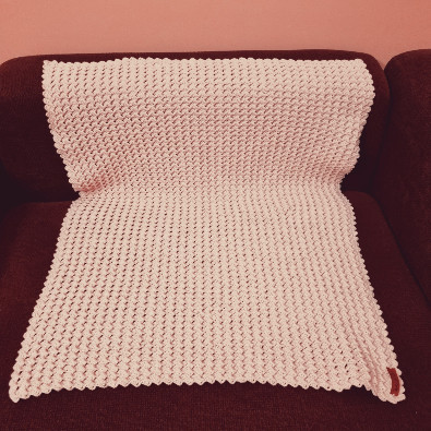 بطانية زهري فاتح