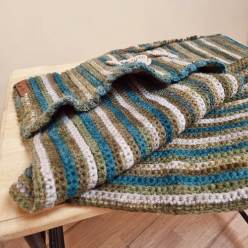 حامل ادوات اخضر