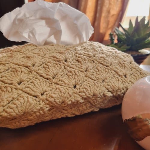 غلاف مناديل بيج