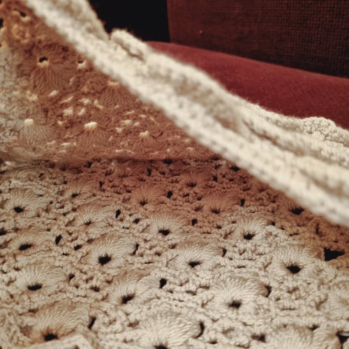 نصف غطاء وسادة بيج