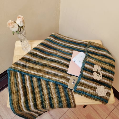 حامل ادوات اخضر