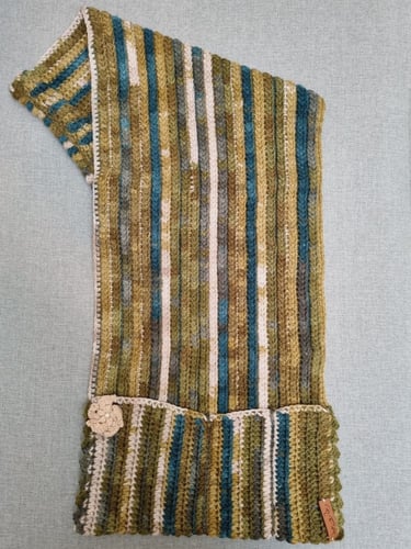 حامل ادوات اخضر