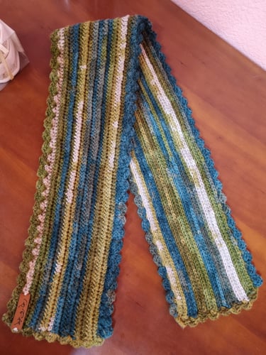 شال اخضر مموج