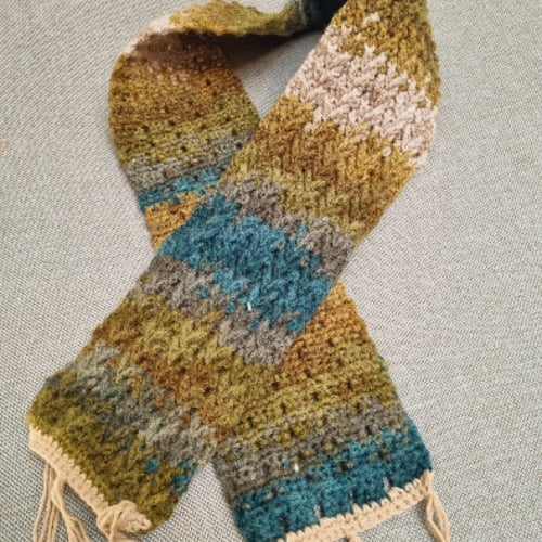 شال اخضر مموج