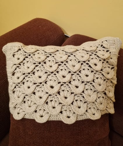 نصف غطاء وسادة بيج