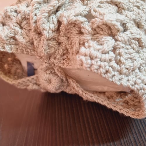 غلاف مناديل بيج