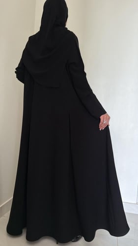 عباية اسود فاحم