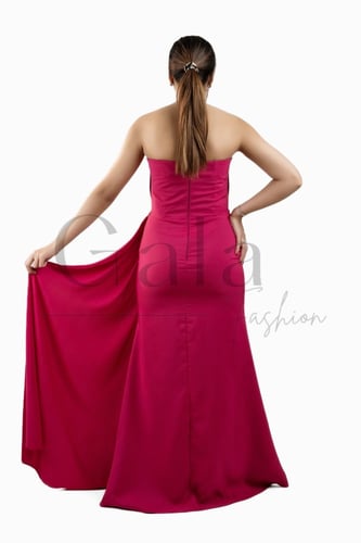 فستان سهرة ناعم بذيل