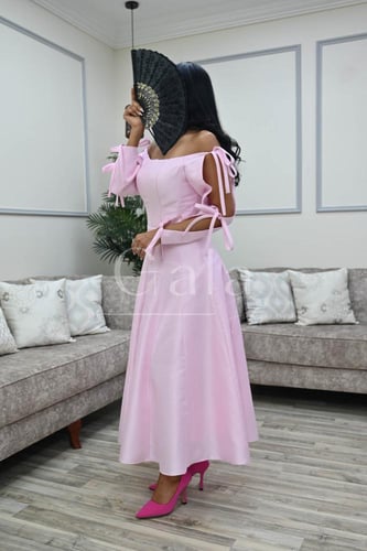 فستان ميدي بأكمام ربط